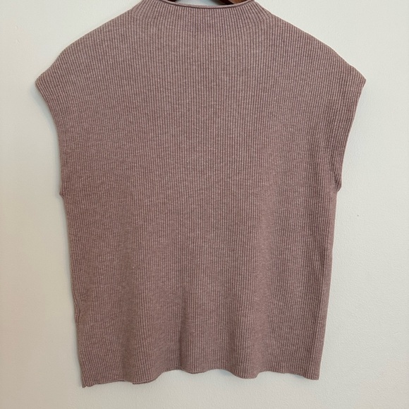 Women's Ribbed Knit Top - Picture 2 of 3